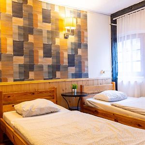 Hostel Orange
